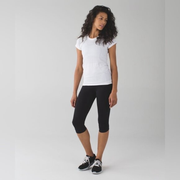 Lululemon Stop At Nothing Crop size 6 - Picture 2 of 8